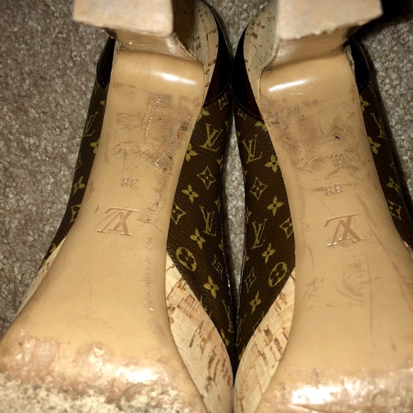 Authentic 💯 Louis Vuitton Rivolli cork pumps - Picture 5 of 8